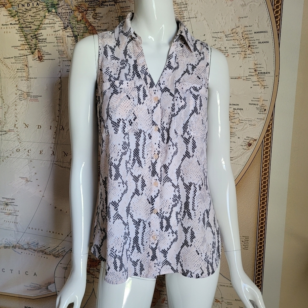 Express Portofino snakeskin ivory pale pink sleeveless collar button up shirt SP